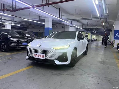 2022 Changan UNI-V 1.5T Premium Model, фото 1, лот 10248231