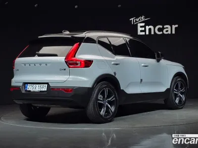 2021 Volvo XC40 B4 R-Design, фото 2, лот 10126003