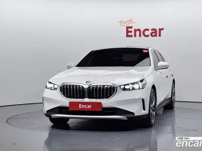 2024 BMW 5-Series 530i xDrive, фото 2, лот 10076165