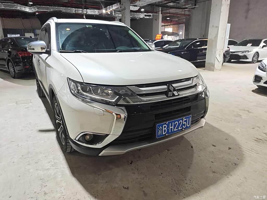 2016 Mitsubishi Outlander (Import) 2.4L 4WD Elite 7-seater, фото 3, лот 11197161