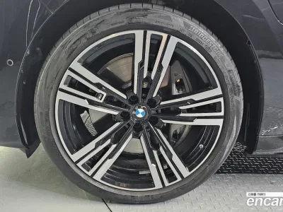 2025 BMW 7-Series 750e xDrive M Sport, фото 4, лот 10051655