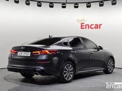 2019 Kia K5 2.0, фото 1, лот 10042393
