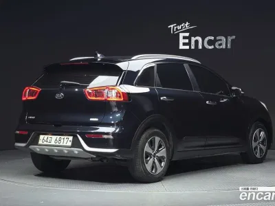 2017 Kia Niro Prestige, фото 2, лот 10227377