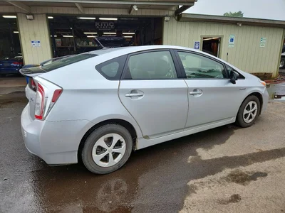 2013 TOYOTA PRIUS THREE, фото 3, лот 10502278