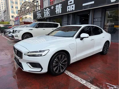2023 Volvo S60 Plug-in Hybrid T8 AWD Long Range Smart Comfort Luxury Edition, фото 2, лот 10804181