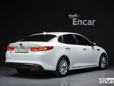 2017 Kia K5 2.0 MX, фото 1, лот 10072965