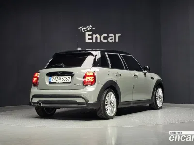 2022 Mini Cooper 5-Door Classic Plus, фото 2, лот 10108594