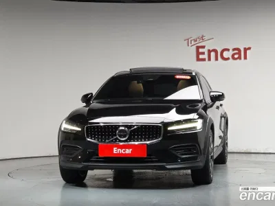 2023 Volvo V60 B5 Ultimate AWD, фото 2, лот 10522522