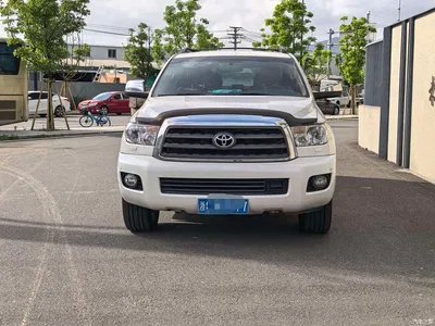 2010 Toyota Sequoia 5.7 Platinum Edition, фото 2, лот 10385991