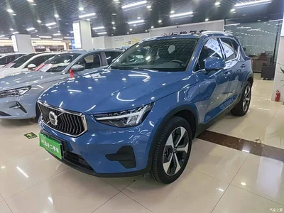 2023 Volvo XC40 B4 AWD Zhiyuan Luxury Edition, фото 1, лот 10368041