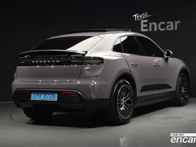 2025 Porsche Macan Base 4, фото 2, лот 10208264
