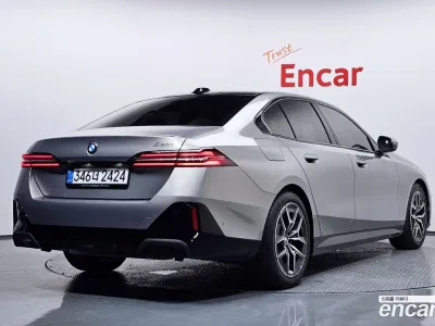 2026 BMW 5-Series 520i M Sport, фото 1, лот 10193329