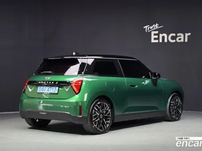 2024 Mini Cooper SE Favoured, фото 2, лот 10523741