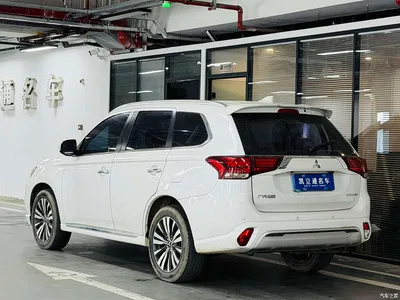 2021 Mitsubishi Outlander 2.4L 4WD Deluxe Edition 7-Seater, фото 3, лот 10270848