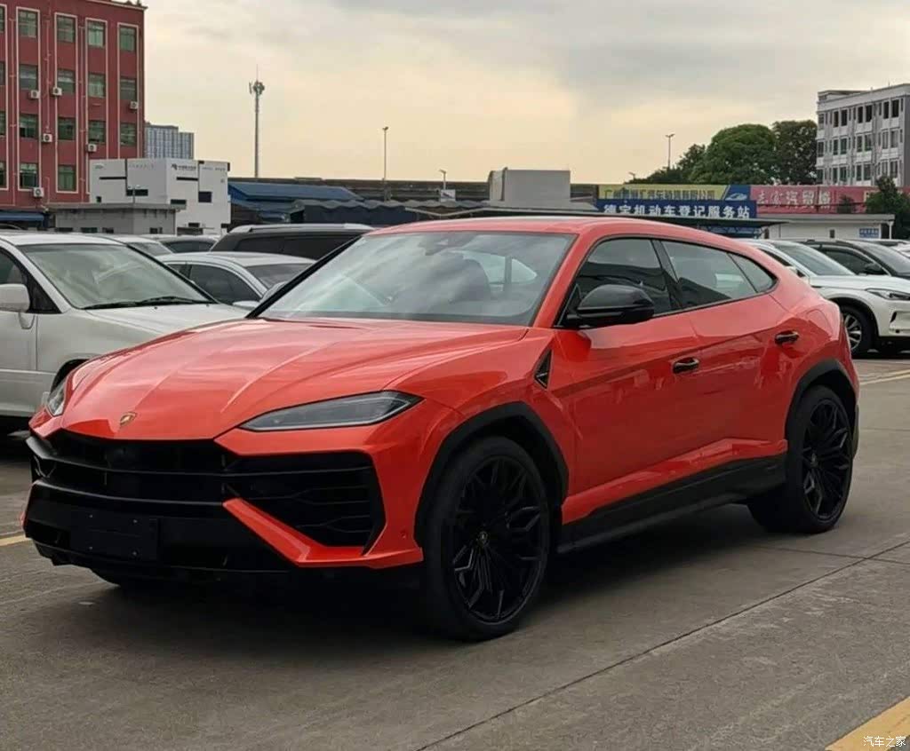 2025 Lamborghini Urus SE 4.0T Standard Edition, фото 1, лот 11087197