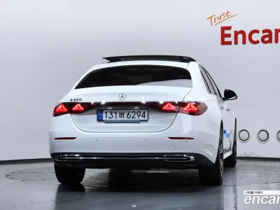 2025 Mercedes-Benz E-Class E200 Avantgarde, фото 4, лот 11749574