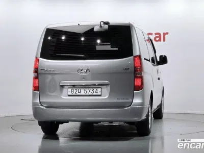 2015 Hyundai Starex 5-Seater VAN, фото 4, лот 10288324