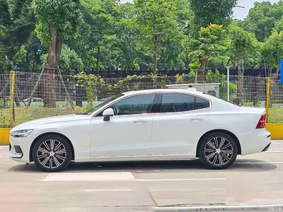 2022 Volvo S60 B4 Smart Vision Luxury Edition, фото 2, лот 10365279