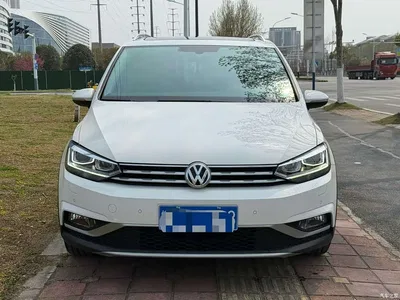 2018 Volkswagen Touran L 280TSI DSG Cross Edition 6-seater China VI, фото 1, лот 10475331