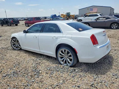 2017 CHRYSLER 300 LIMITED, фото 2, лот 10651358