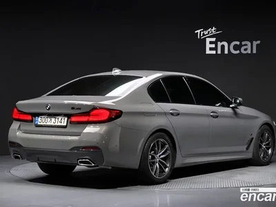 2022 BMW 5-Series 520i M Sport, фото 2, лот 10221696