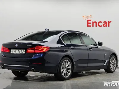 2018 BMW 5-Series 520i Luxury, фото 1, лот 10178157