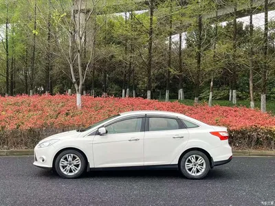 2012 Ford Focus Sedan 1.6L Manual Comfort, фото 4, лот 10296138