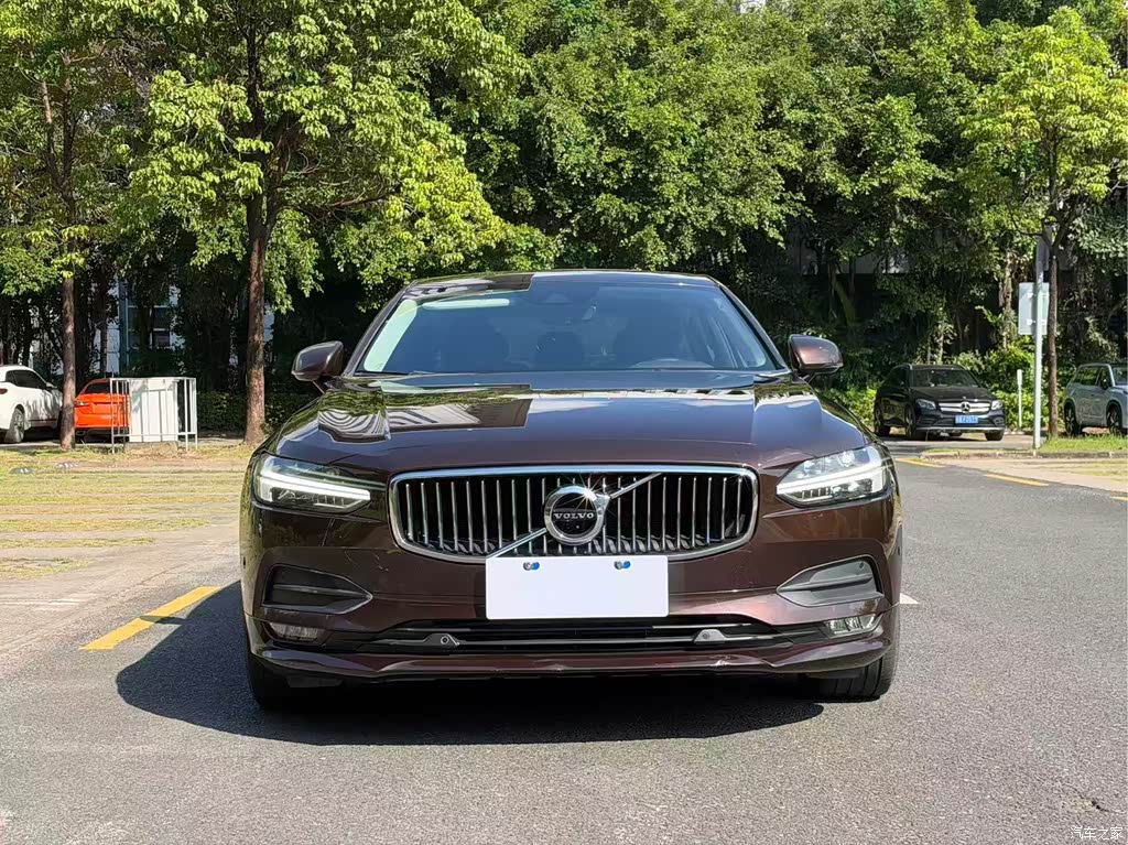 2018 Volvo S90 T4 Inscription Edition, фото 2, лот 11215040