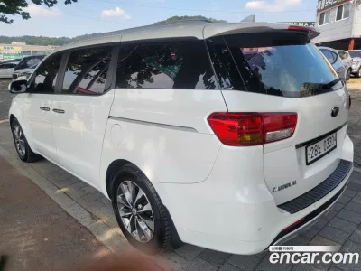 2017 Kia Canival 9-seater Luxury, фото 2, лот 10586429