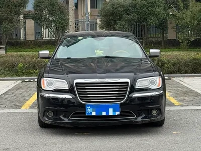 2013 Chrysler 300C (Import) Model 3.6L Premium Comfort Edition, фото 2, лот 10285082