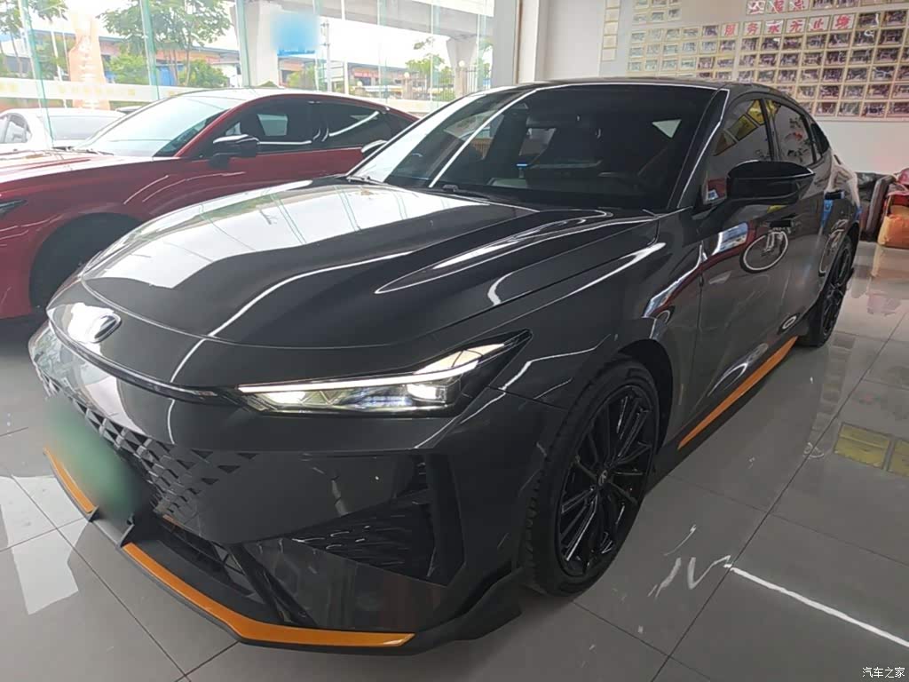 2024 Changan UNI-V 1.5T Deluxe Sport, фото 1, лот 11228802