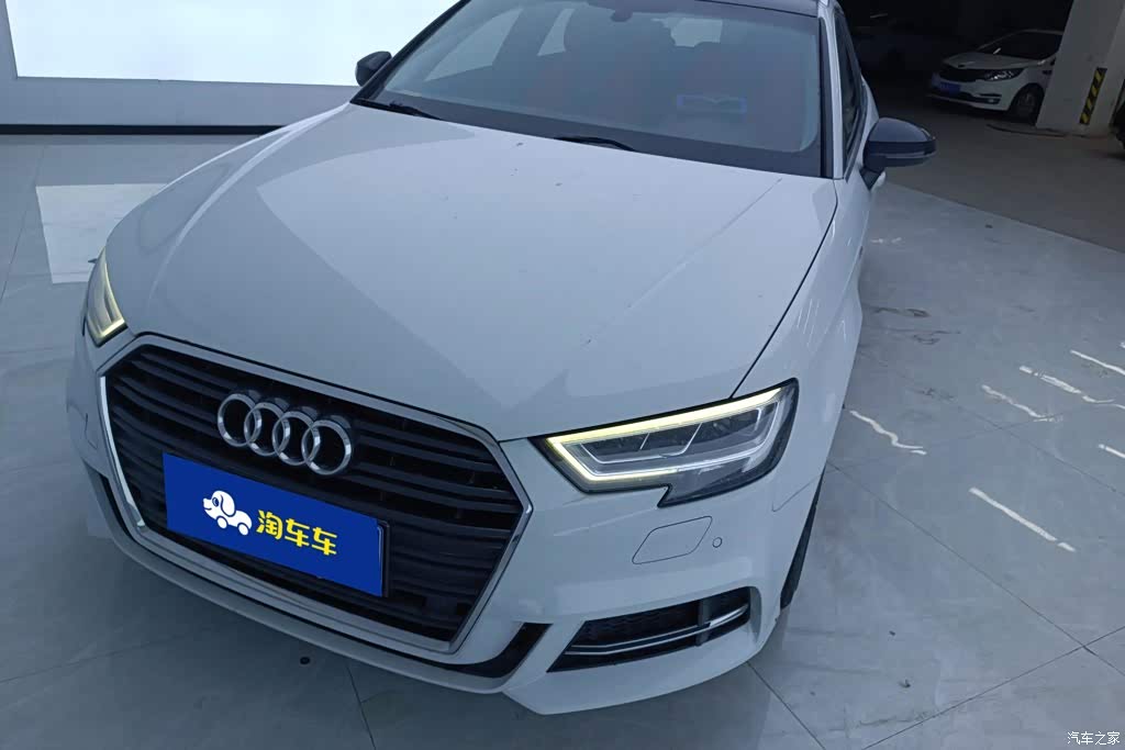 2019 Audi A3 Sportback 35 TFSI Sport China VI, фото 1, лот 11226232