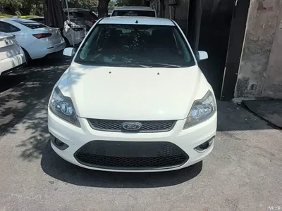 2013 Ford Focus Hatchback Classic 1.8L Manual Base, фото 3, лот 10298832