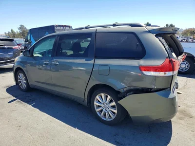 2011 TOYOTA SIENNA XLE 7-PASSENGER, фото 3, лот 10496648