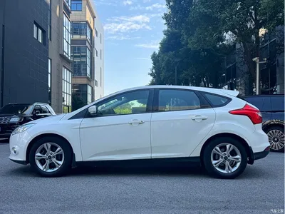 2012 Ford Focus Hatchback 1.6L Automatic Trend, фото 3, лот 10417135