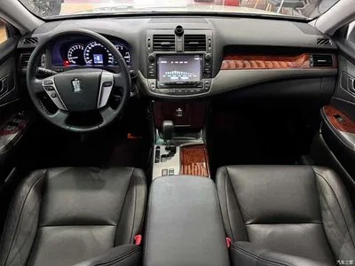 2012 Toyota Crown 2.5L Royal Leather Edition, фото 4, лот 10296945