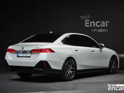 2026 BMW 5-Series 520i Special Edition, фото 1, лот 10187737