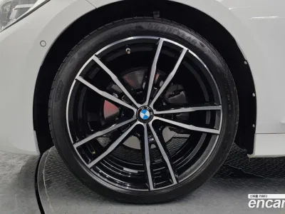 2022 BMW 3-Series 320i M Sport, фото 4, лот 10048006