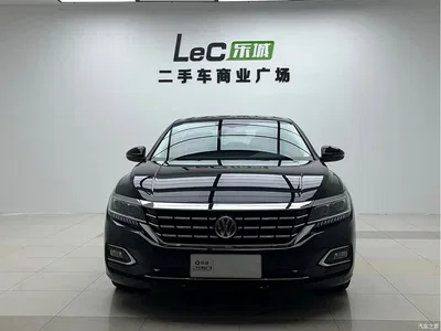 2019 Volkswagen Passat 330TSI Luxury Edition China VI, фото 1, лот 10805093
