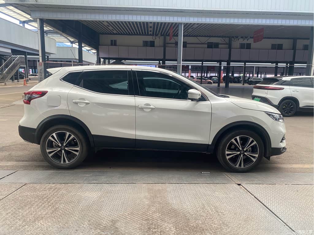 2019 Nissan Qashqai 2.0L CVT Luxury Edition, фото 4, лот 10346752