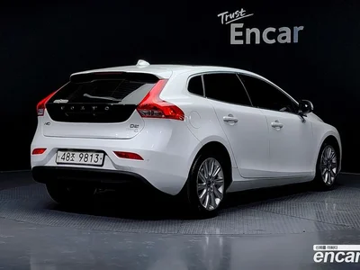 2015 Volvo V40 D2, фото 2, лот 10126957