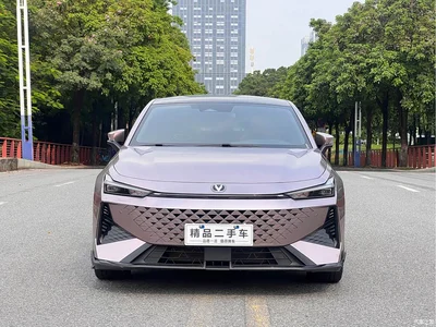 2024 Changan UNI-V 1.5T Deluxe Sport, фото 2, лот 10615271