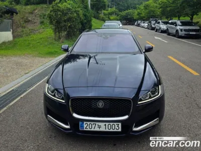 2017 Jaguar XF 20d Prestige, фото 1, лот 10116745