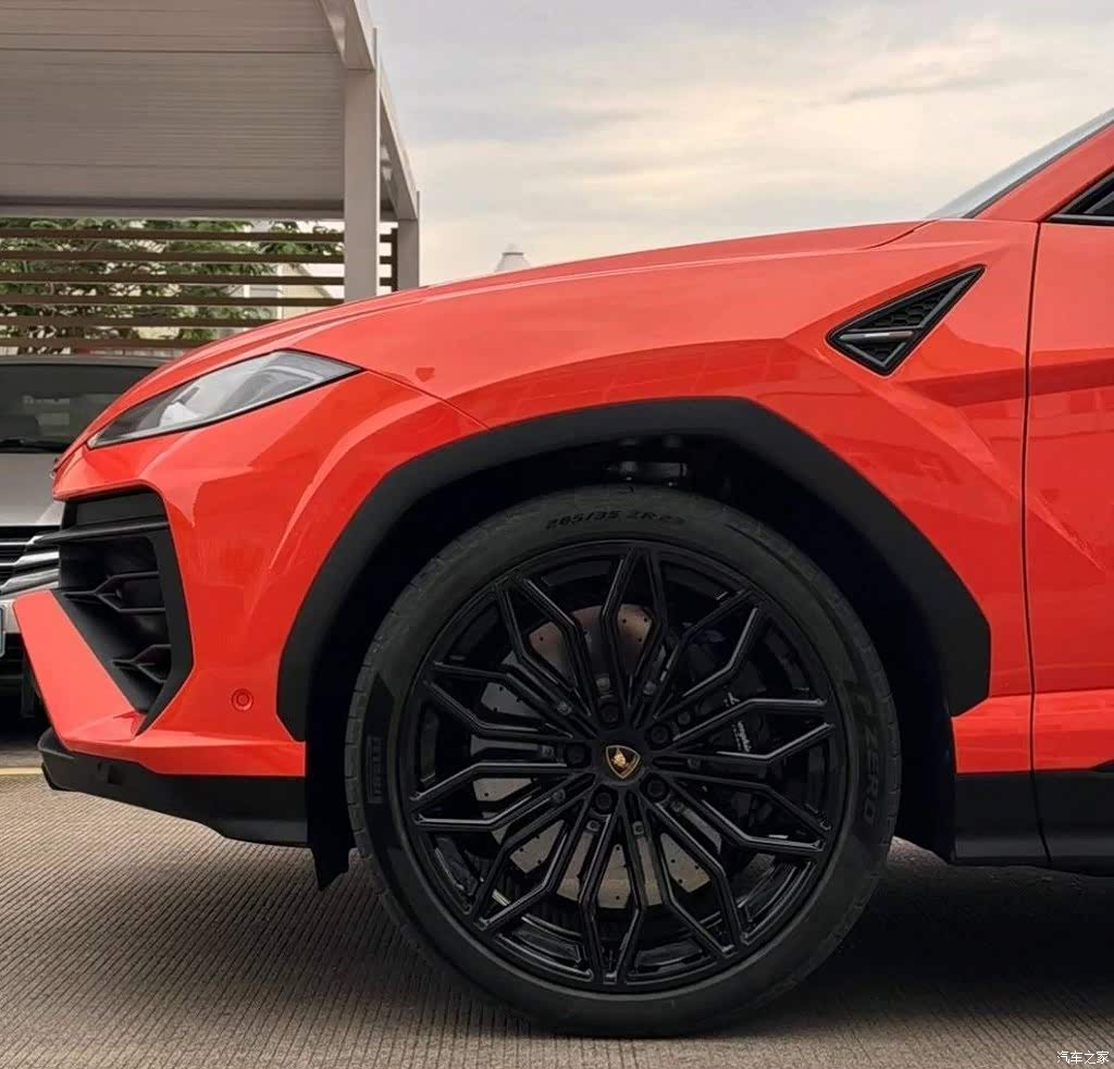 2025 Lamborghini Urus SE 4.0T Standard Edition, фото 4, лот 11087197