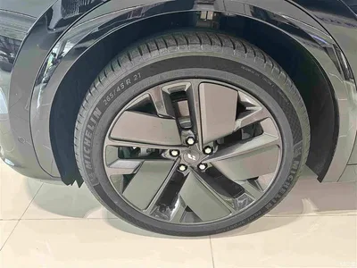 2025 Li Auto L7 Max Smart Renewal Edition, фото 4, лот 10446602