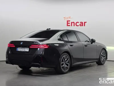 2025 BMW 5-Series 520i M Sport, фото 2, лот 10132150