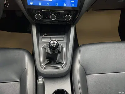 2014 Volkswagen Sagitar 1.6L Manual Comfort, фото 2, лот 10459715