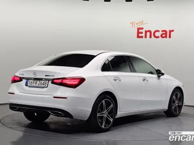 2024 Mercedes-Benz A-Class A220 Sedan, фото 2, лот 10036339