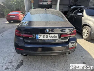 2022 BMW 5-Series 520i M Sport, фото 3, лот 10522969