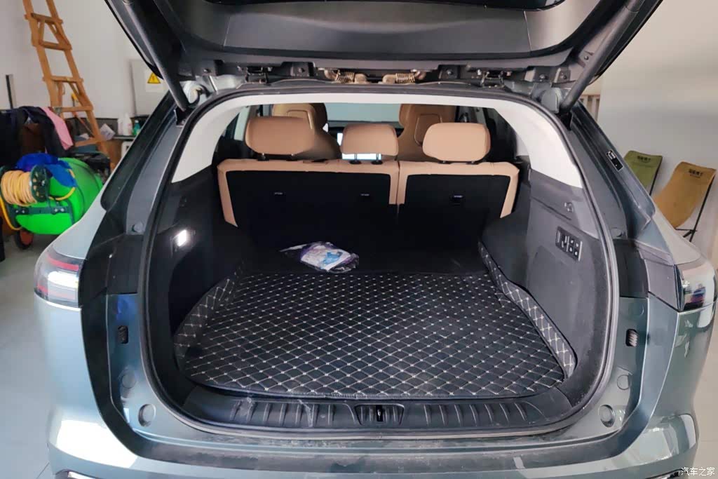 2024 Exeed Exlantix ET Model Extended Range 200 Pro, фото 4, лот 10481993